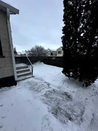 1810 Ross Ave W - Photo 2 of 30