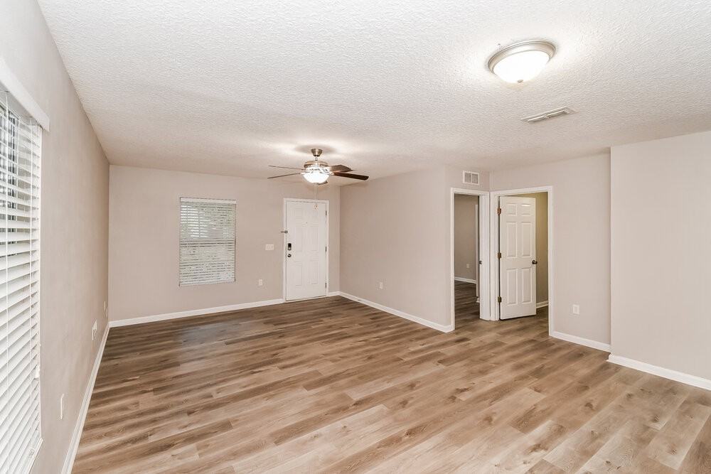 2140 Thomas Ct - Photo 3 of 16