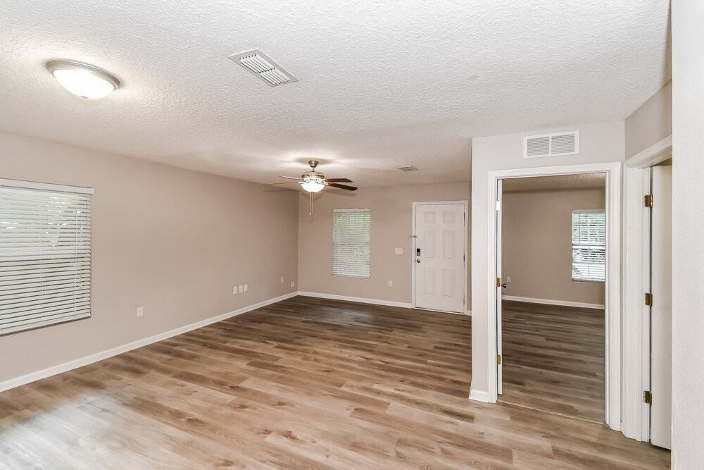 2140 Thomas Ct - Photo 5 of 16