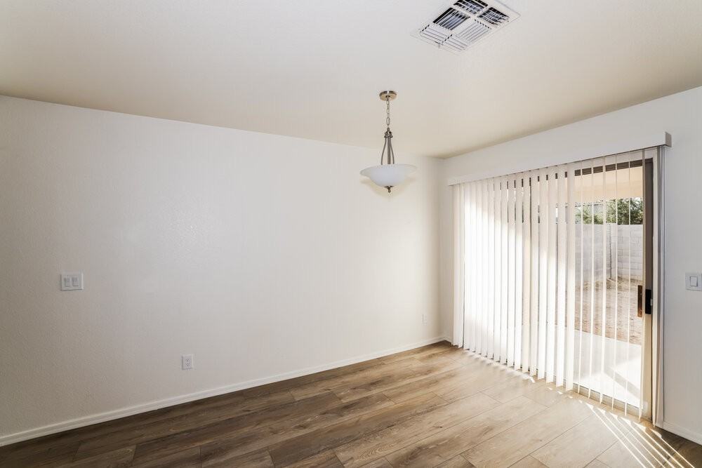 11841 W Wethersfield Rd - Photo 5 of 16