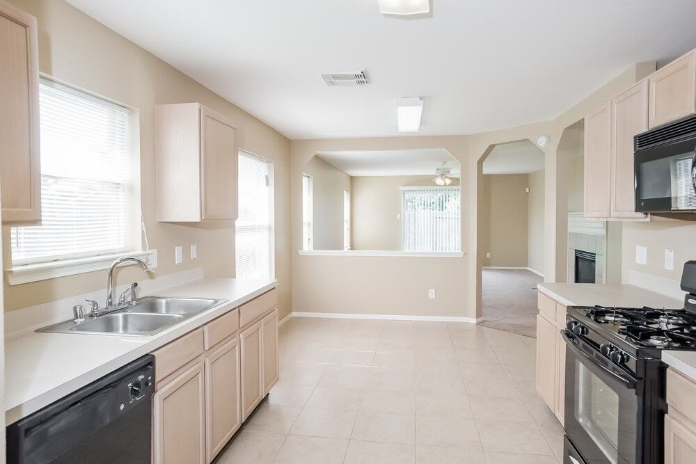 3111 Wild Turkey Ln - Photo 5 of 17