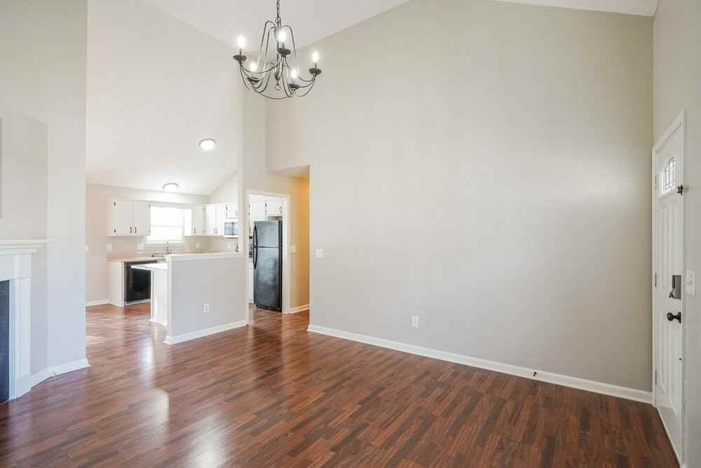 706 Veneta View Dr - Photo 4 of 16