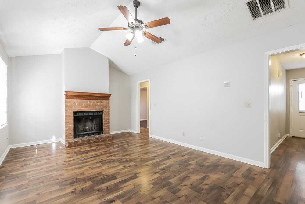 1110 Monfort Rd - Photo 3 of 16