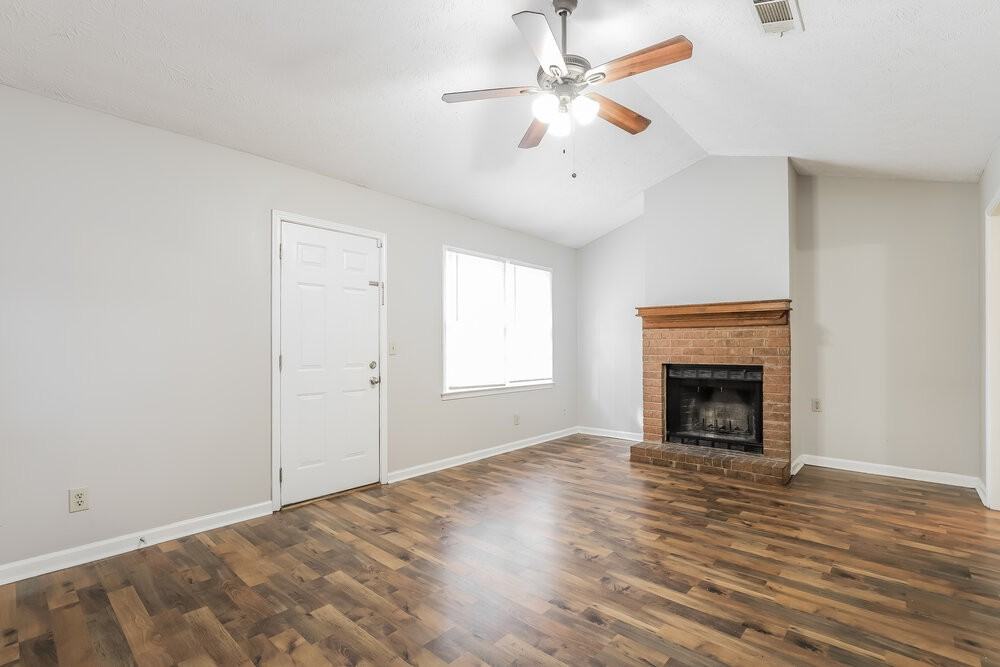 1110 Monfort Rd - Photo 4 of 16