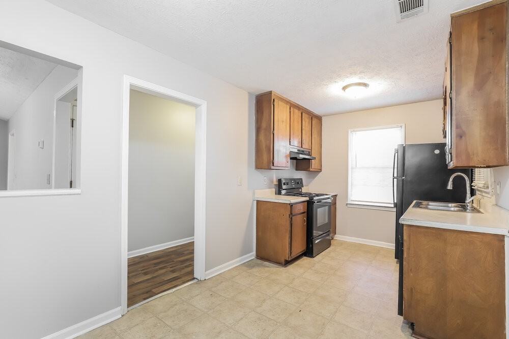 1110 Monfort Rd - Photo 7 of 16