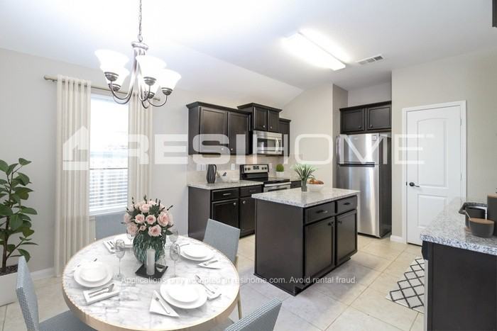 2509 Summer Trail Dr - Photo 4 of 17