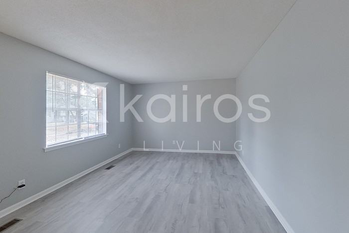 1945 Croydon Cir - Photo 5 of 41