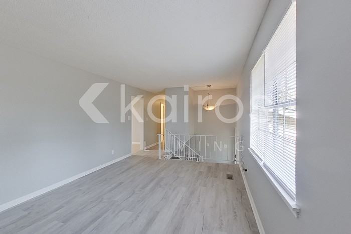 1945 Croydon Cir - Photo 7 of 41