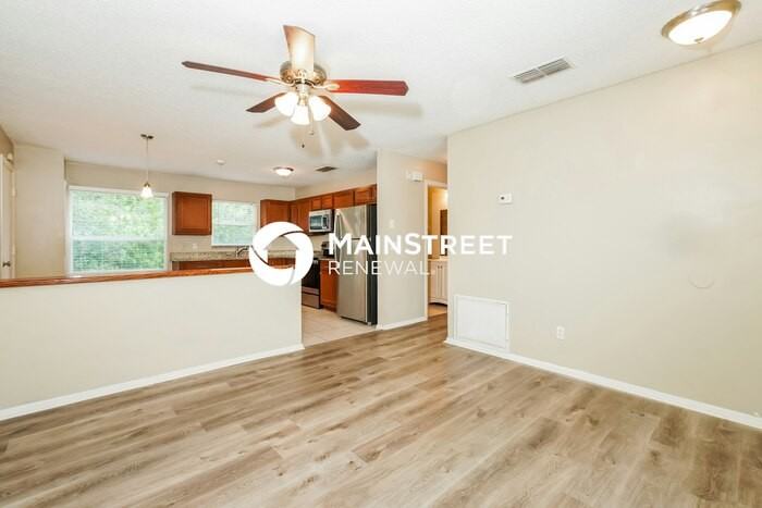 1109 Cambourne Dr - Photo 4 of 16