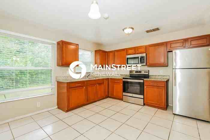 1109 Cambourne Dr - Photo 6 of 16