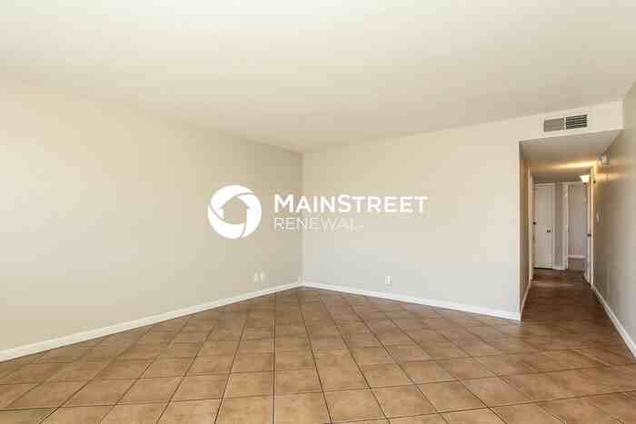 15232 N 24th Pl - Photo 4 of 16