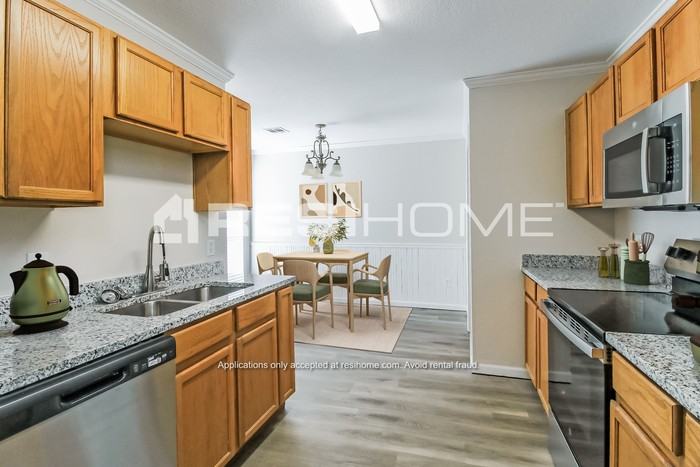 418 W Chantilly Way - Photo 3 of 18