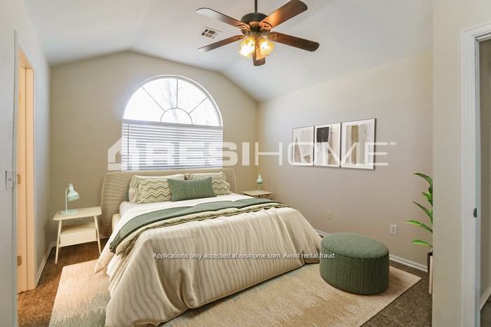 418 W Chantilly Way - Photo 7 of 18