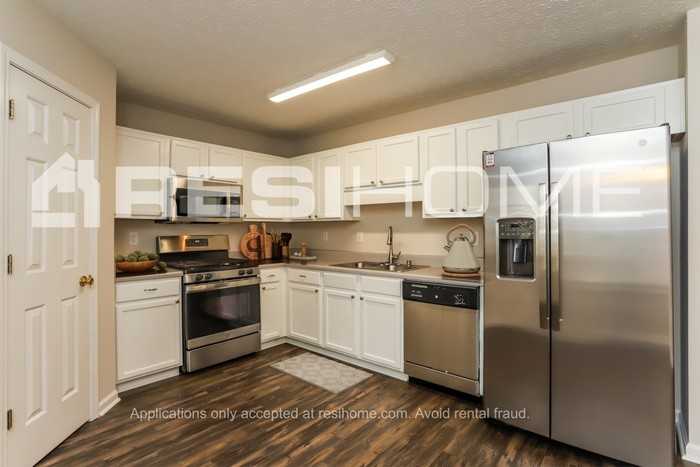 339 Kathy Ct - Photo 3 of 19