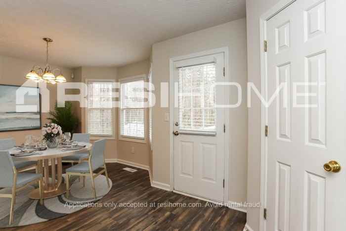 339 Kathy Ct - Photo 4 of 19