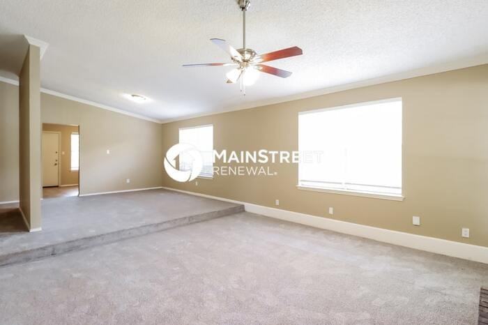 5903 Cameron Dr - Photo 4 of 16