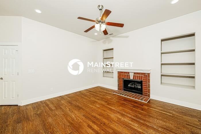 4601 Nicholas Dr - Photo 3 of 18