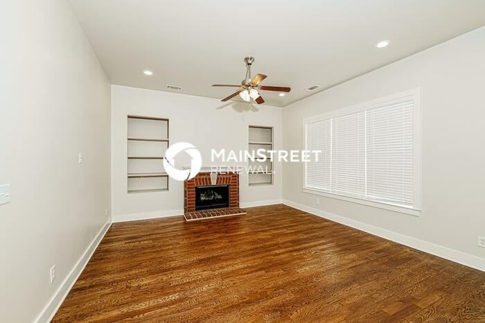 4601 Nicholas Dr - Photo 4 of 18