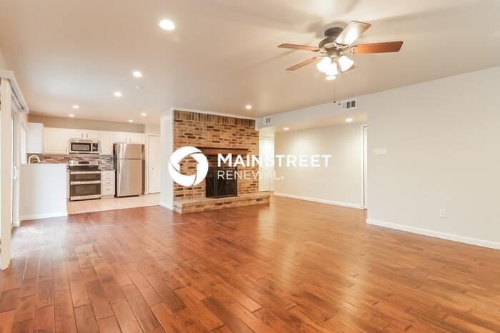 18903 Platte River Way - Photo 4 of 17