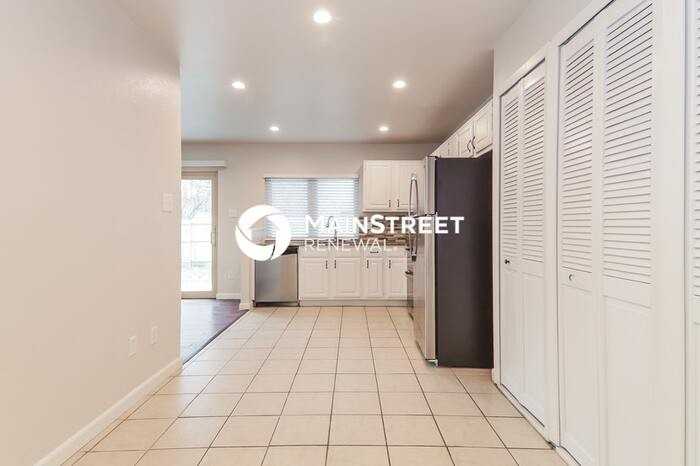 18903 Platte River Way - Photo 7 of 17