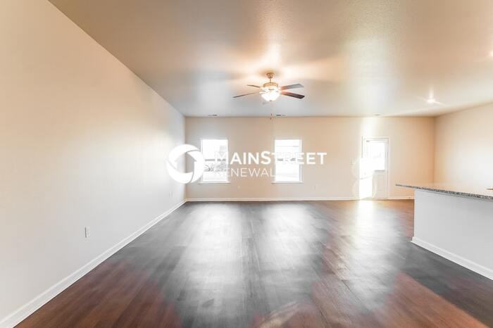 1001 Pilgrim Ln - Photo 2 of 18