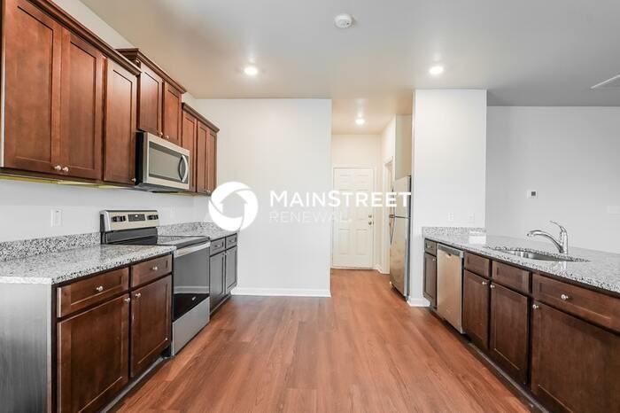 1001 Pilgrim Ln - Photo 6 of 18