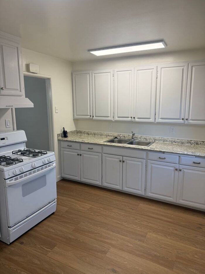 4576 El Cajon Ave - Photo 4 of 13