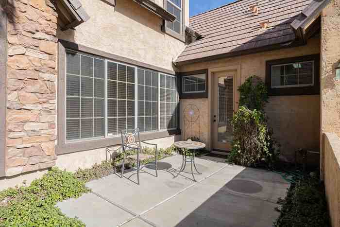 12746 W Colter St - Photo 3 of 44