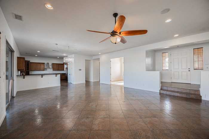 12746 W Colter St - Photo 4 of 44