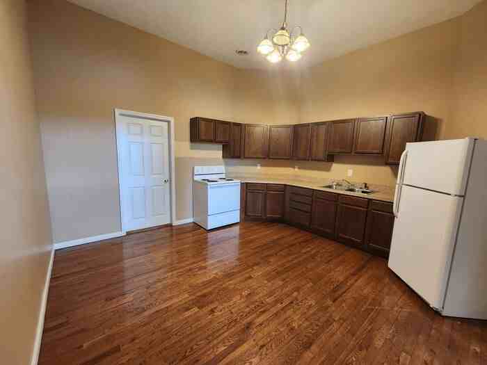 101 S Main St #3 - Photo 2 of 7