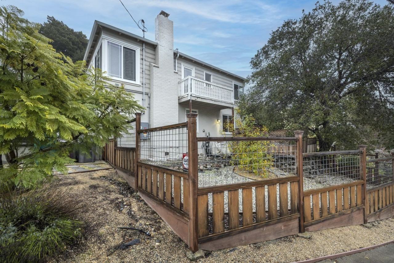 3440 Oak Knoll Blvd #2 - Photo 4 of 27