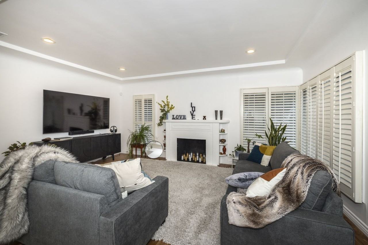 3440 Oak Knoll Blvd #2 - Photo 5 of 27