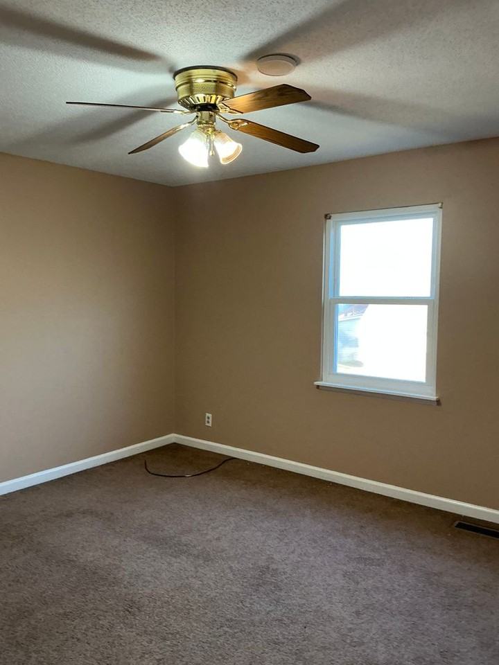 441 441 Martha Lane - 441 Martha Ln #C - Photo 4 of 11