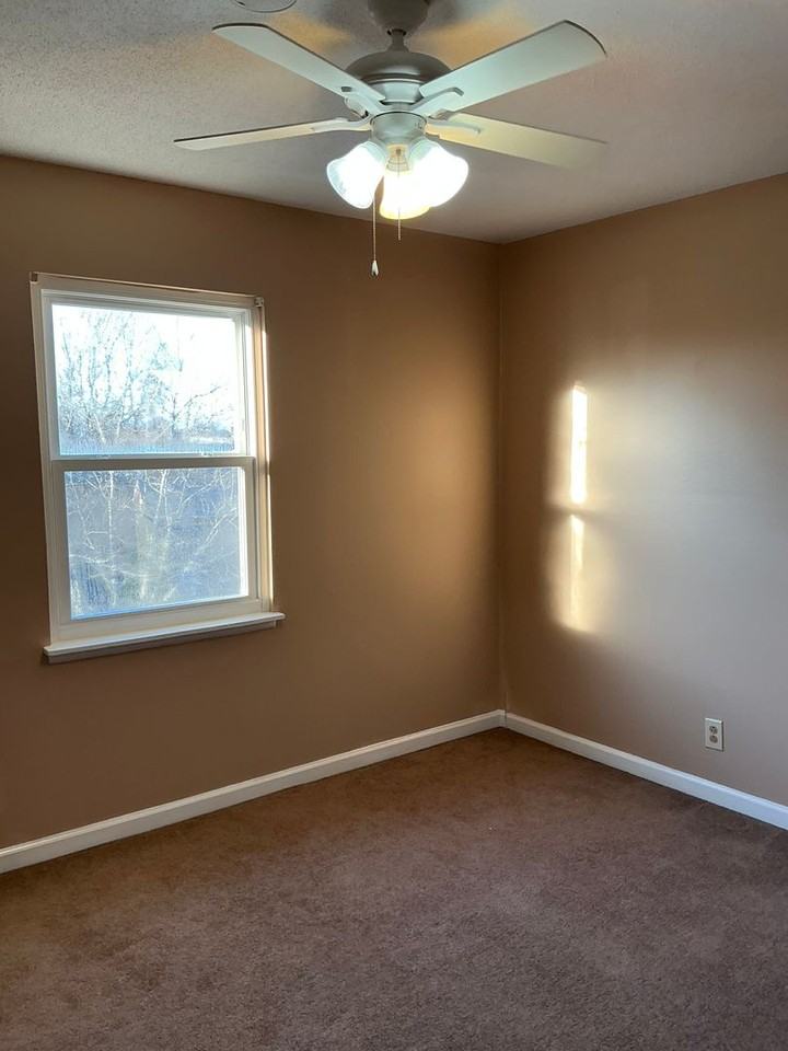 441 441 Martha Lane - 441 Martha Ln #C - Photo 6 of 11