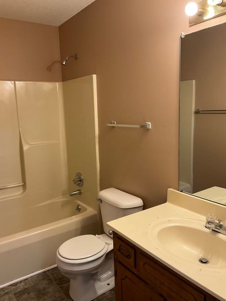 441 441 Martha Lane - 441 Martha Ln #C - Photo 7 of 11