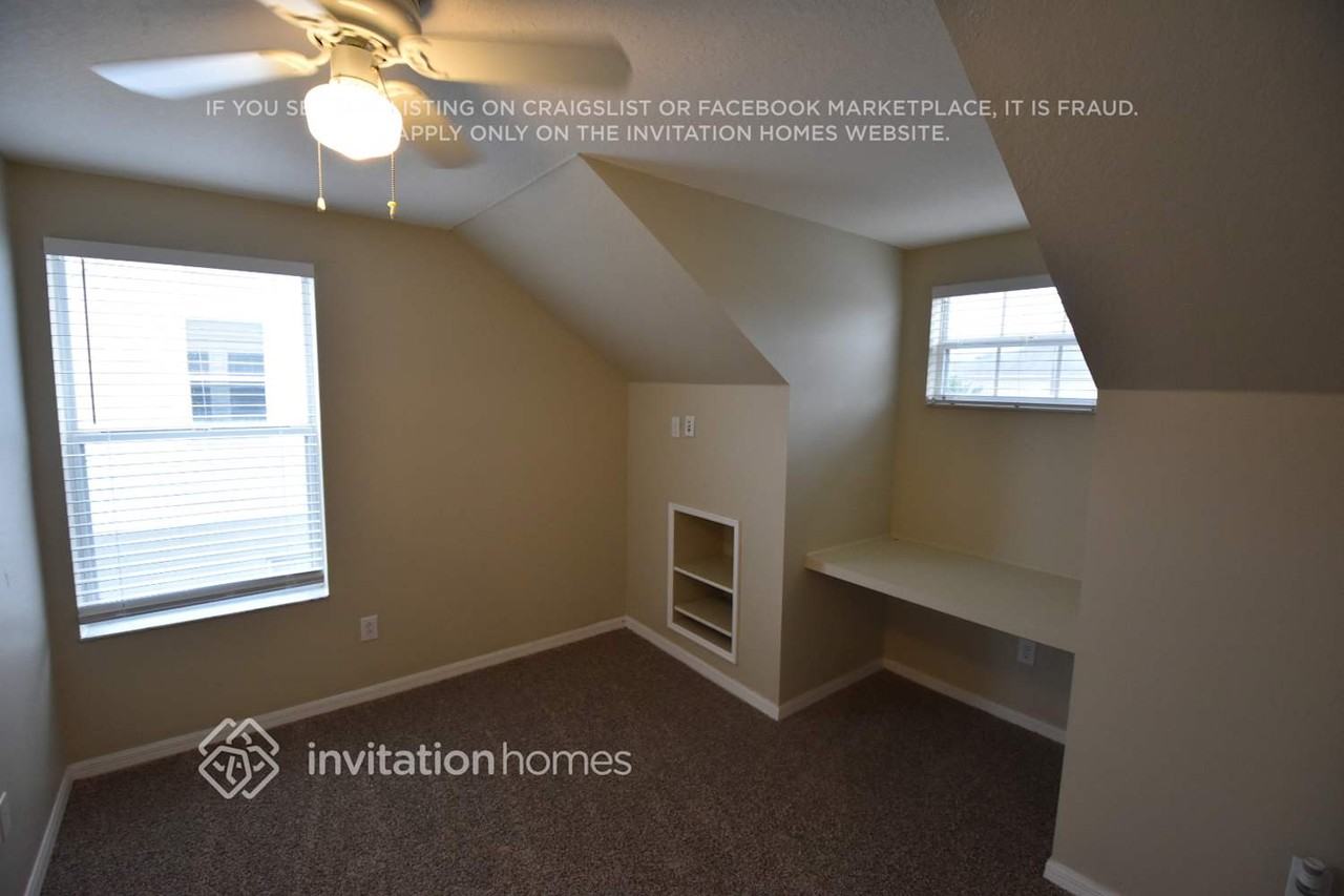 24526 Summer Wind Ct - Photo 4 of 9