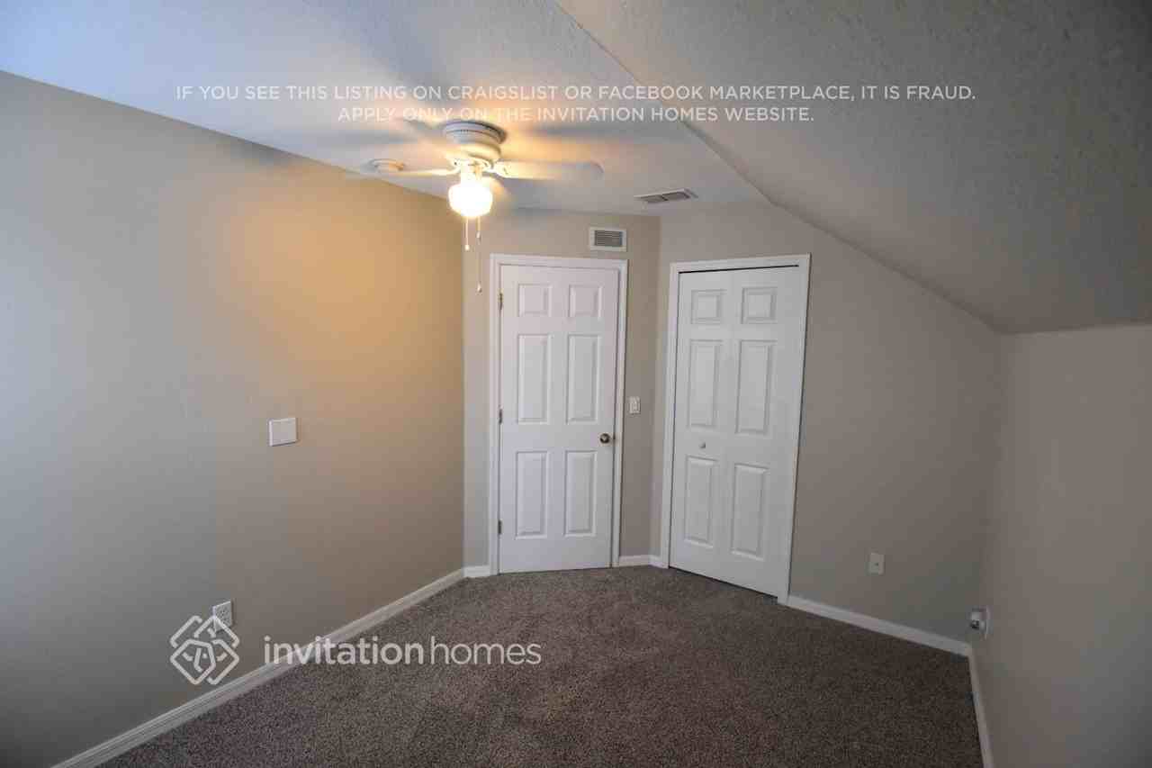 24526 Summer Wind Ct - Photo 5 of 9