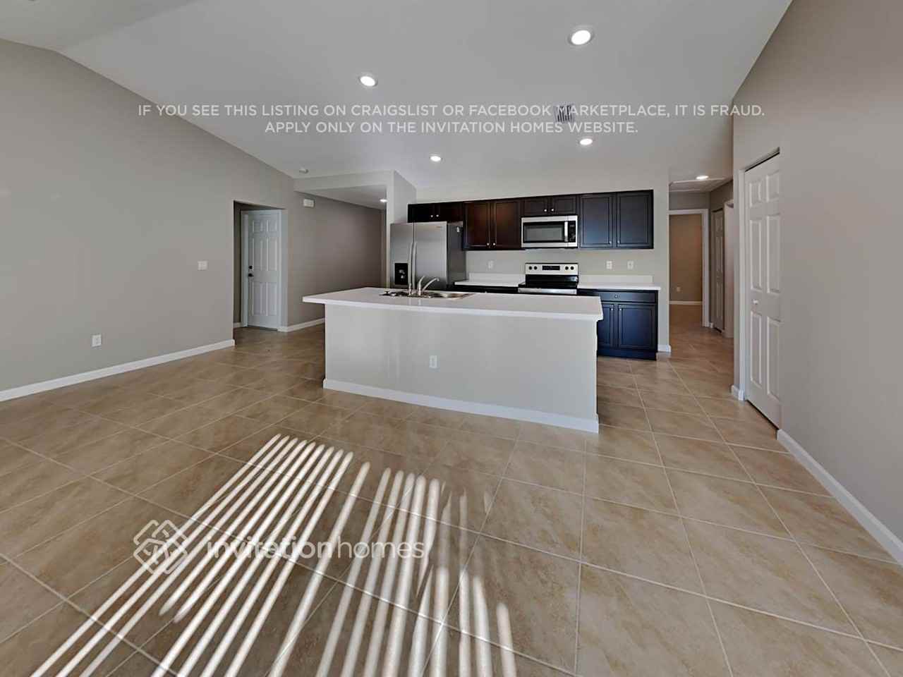 1192 Sw Ithaca St - Photo 7 of 21