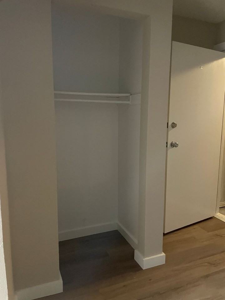 506 E 18th St - Photo 7 of 7