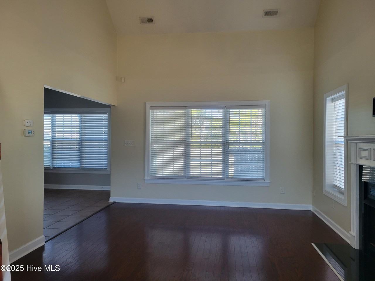 304 Brunswick Dr - Photo 3 of 24