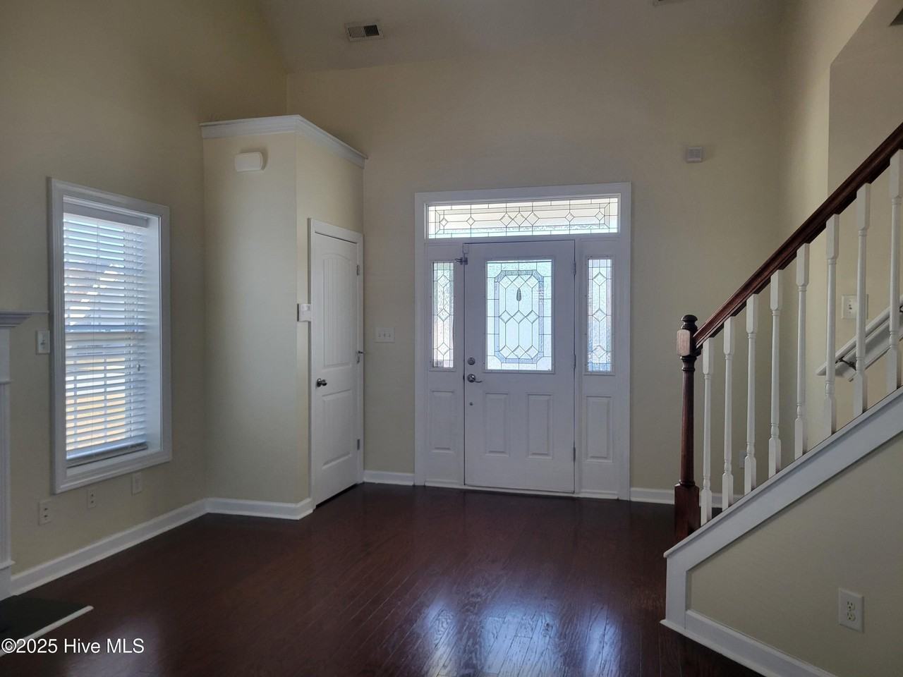 304 Brunswick Dr - Photo 6 of 24