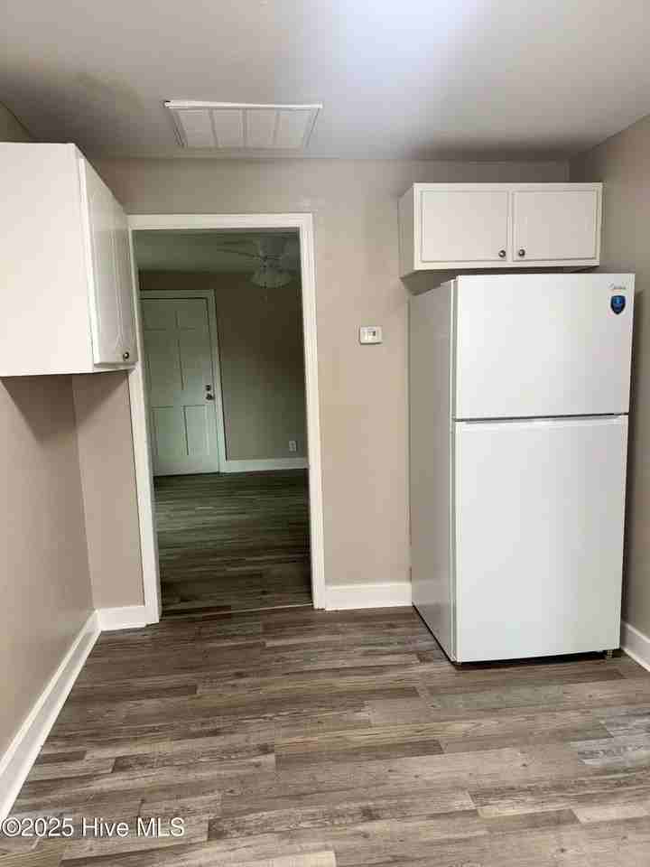 728 West St - Photo 4 of 10