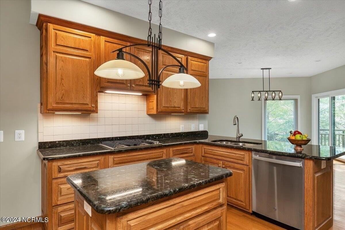 38 Pinebrook Dr - Photo 5 of 39