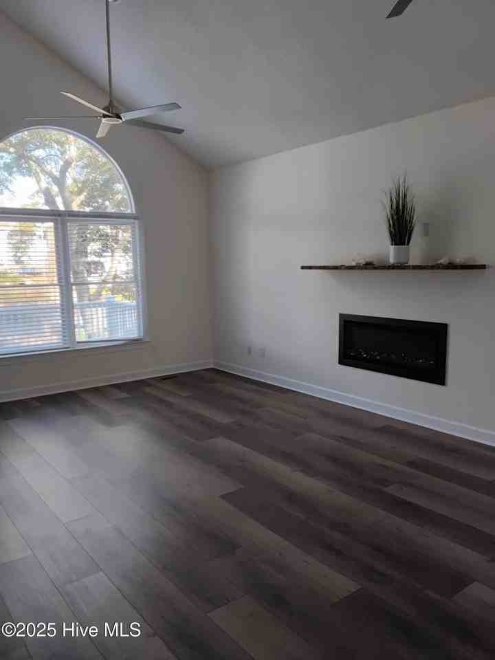 8711 Emerald Plantation Rd - Photo 4 of 29