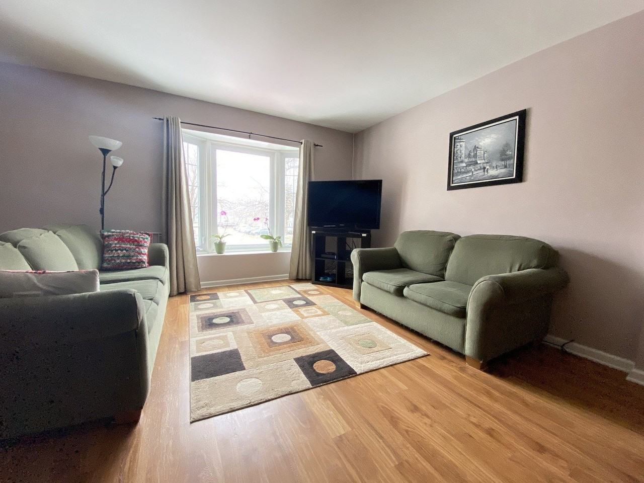 1949 Governors Ln - Photo 2 of 14