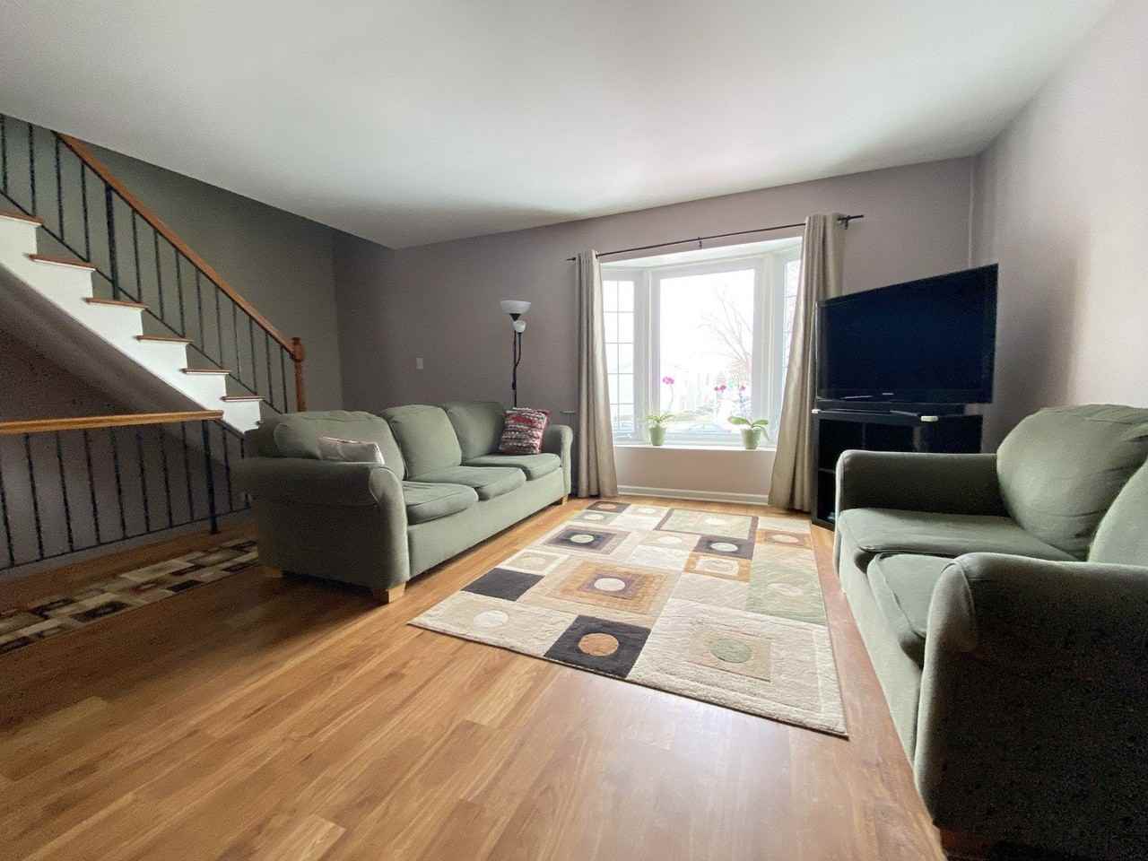 1949 Governors Ln - Photo 3 of 14