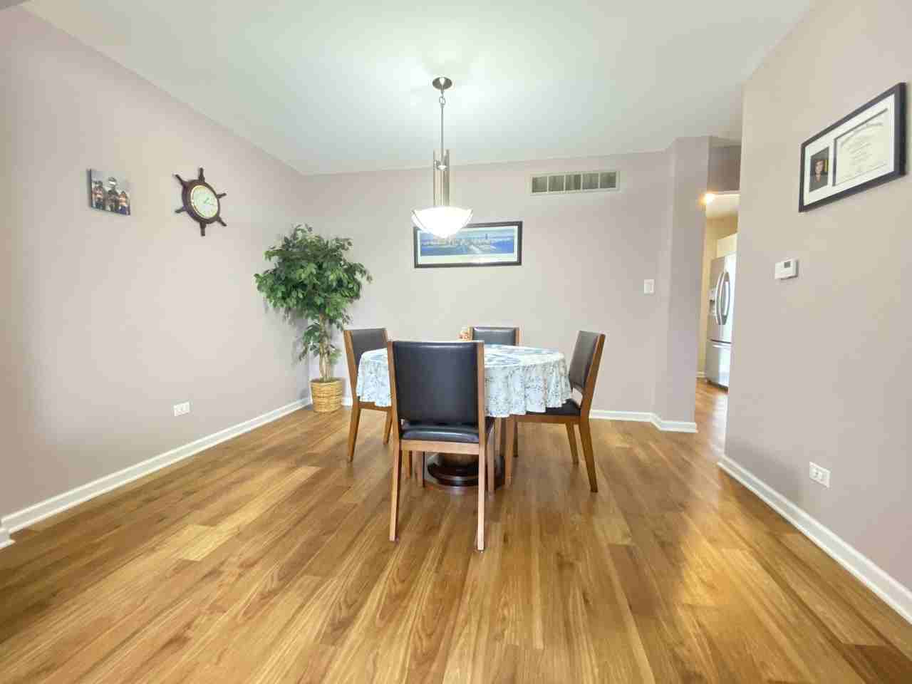 1949 Governors Ln - Photo 4 of 14