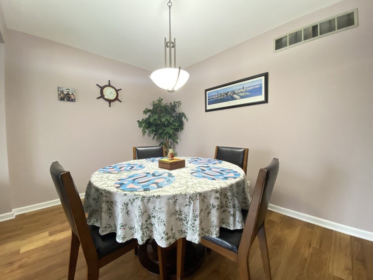 1949 Governors Ln - Photo 5 of 14