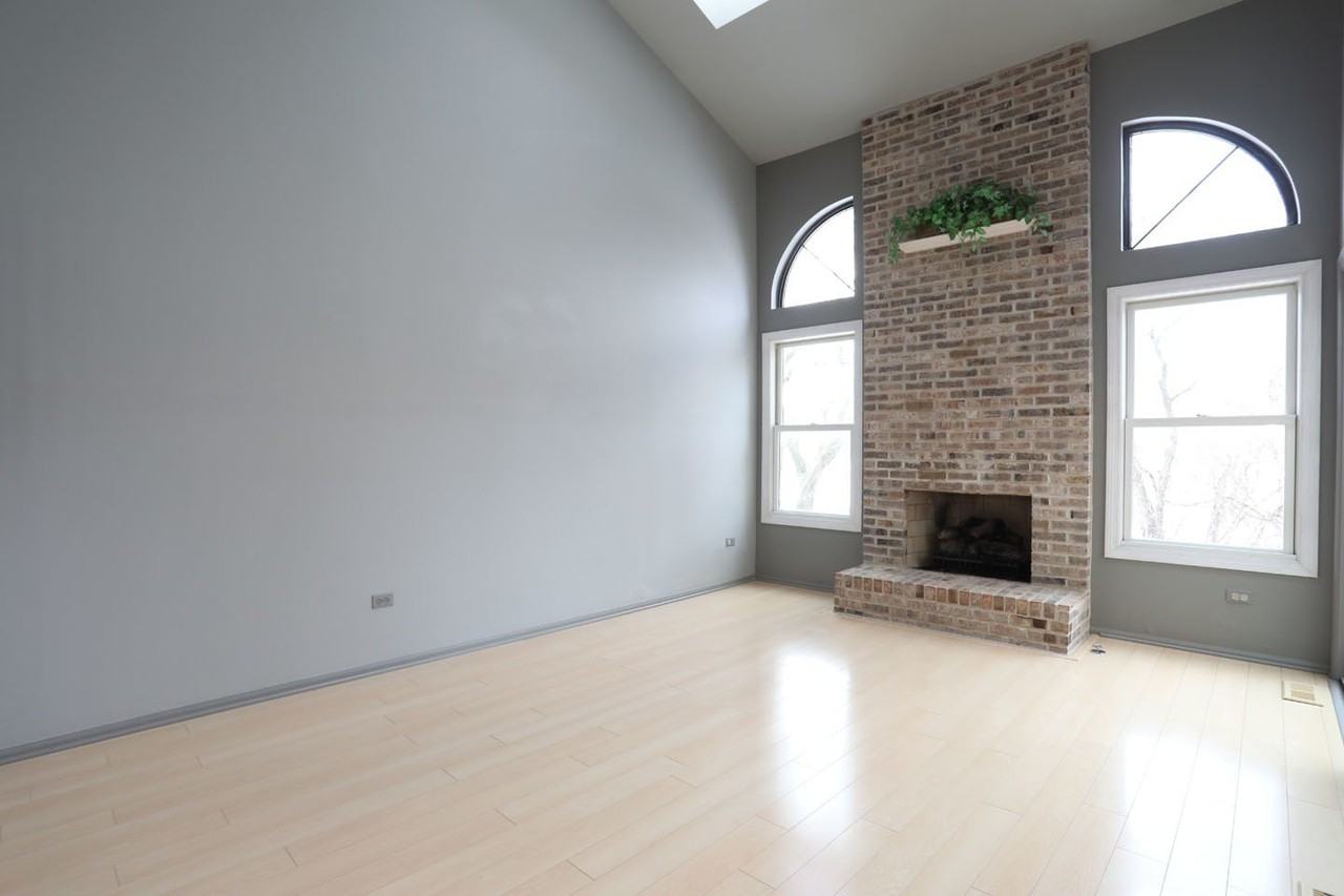 966 N Auburn Woods Dr Unit 0 #0 - Photo 3 of 33