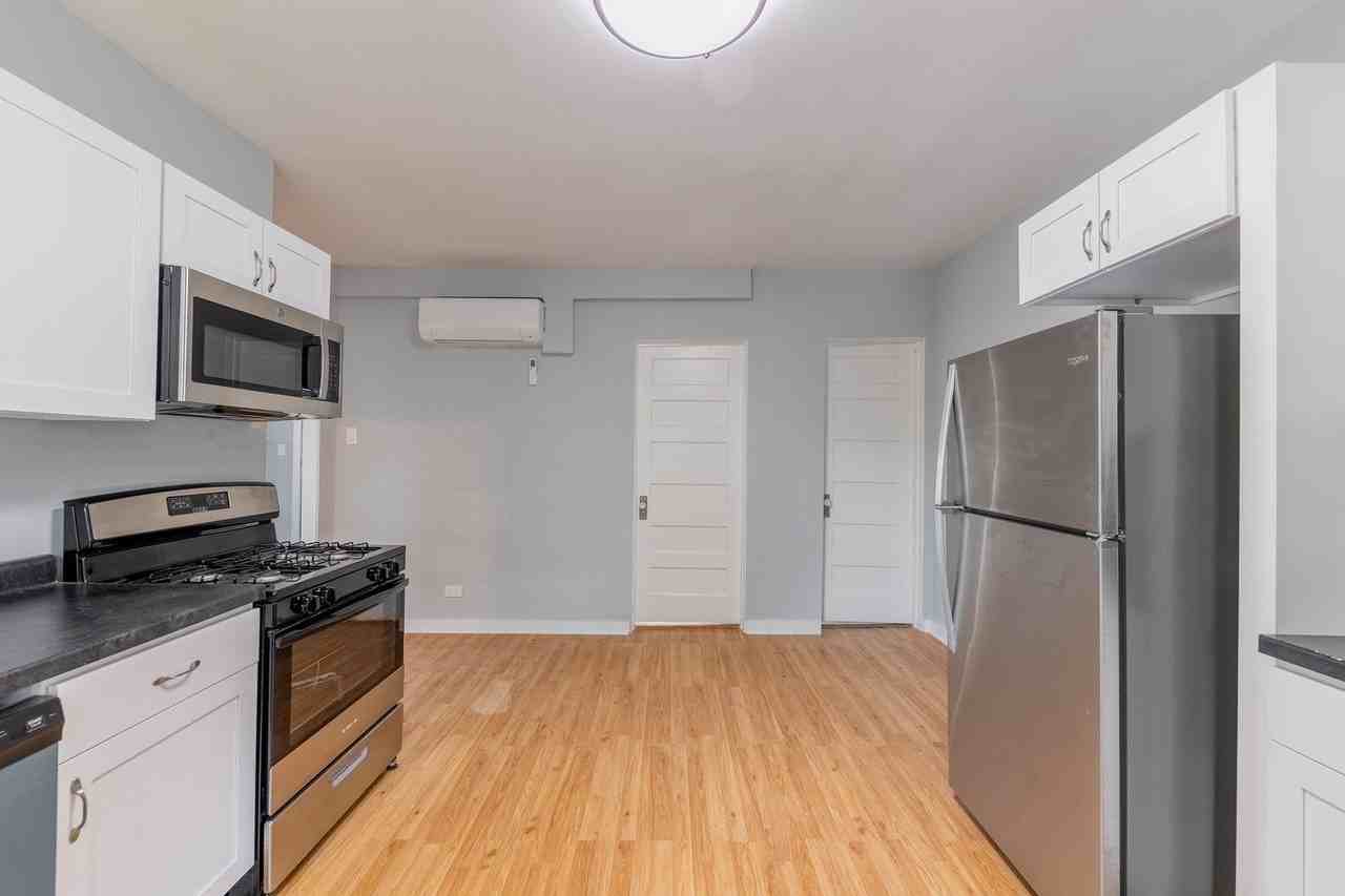 3517 S Lituanica Ave Unit 2 #2 - Photo 6 of 17